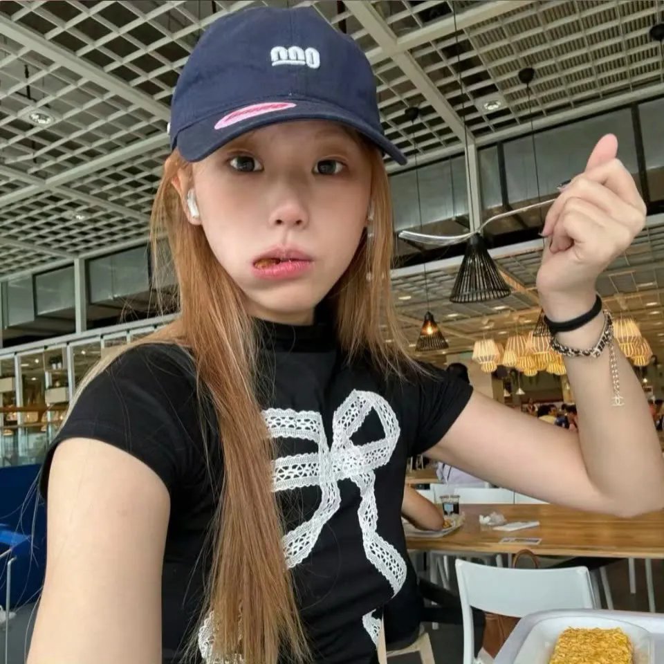 女大学生